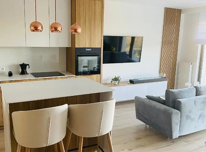 Luxury White Apartment in Park Lotników